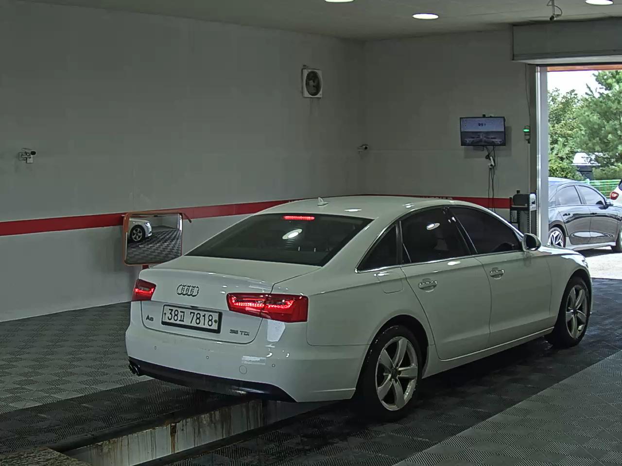 أودي إيه 6 (4Th Gen) 35 TDI Dynamic 2015