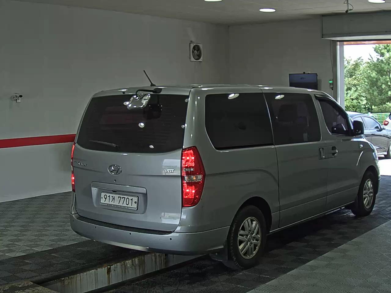هيونداي جراند ستاركس 5 Seater ديزل فان سمارت 2017 VAN SMART