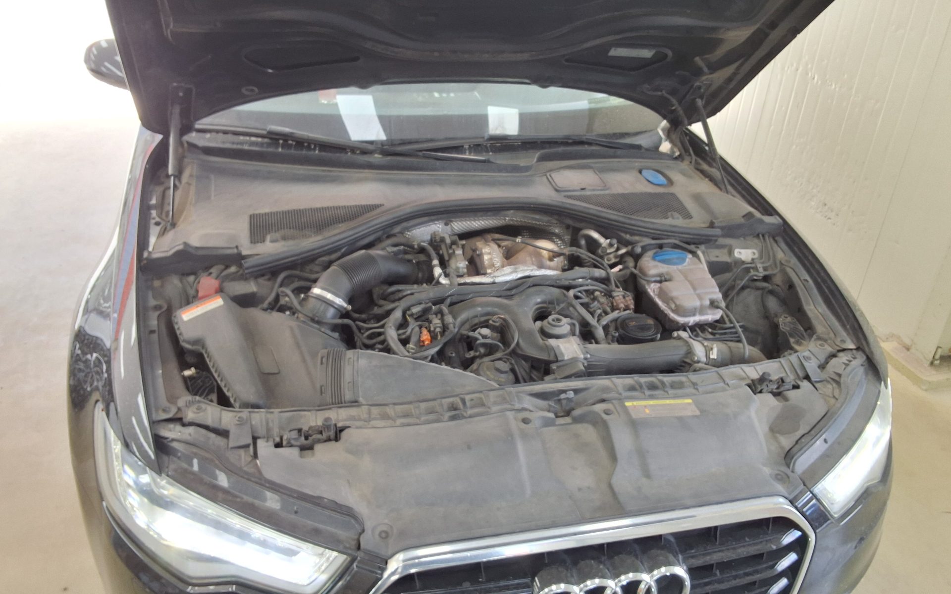 أودي إيه 6 (4Th Gen) 3.0 TDI كواترو Led Pack 2013