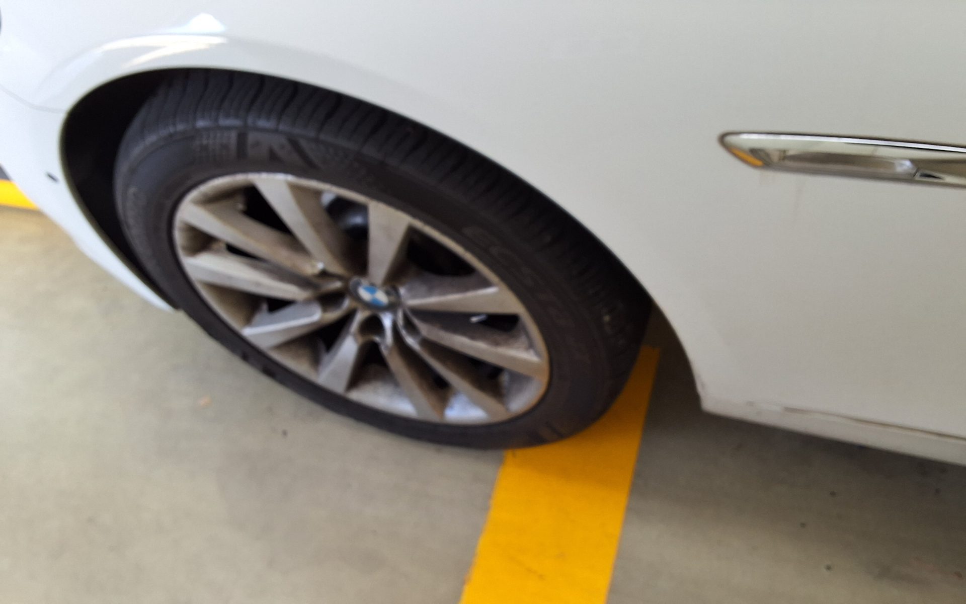 بي إم دبليو 5 Series (6Th Gen) 528I 2011 528i