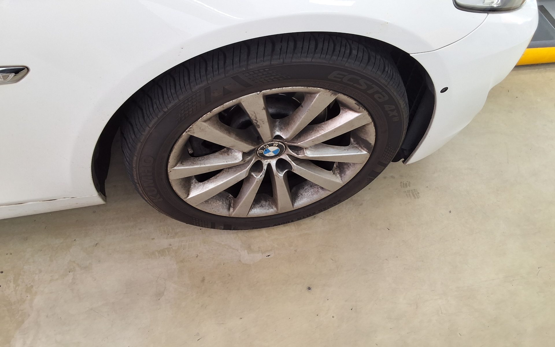 بي إم دبليو 5 Series (6Th Gen) 528I 2011 528i