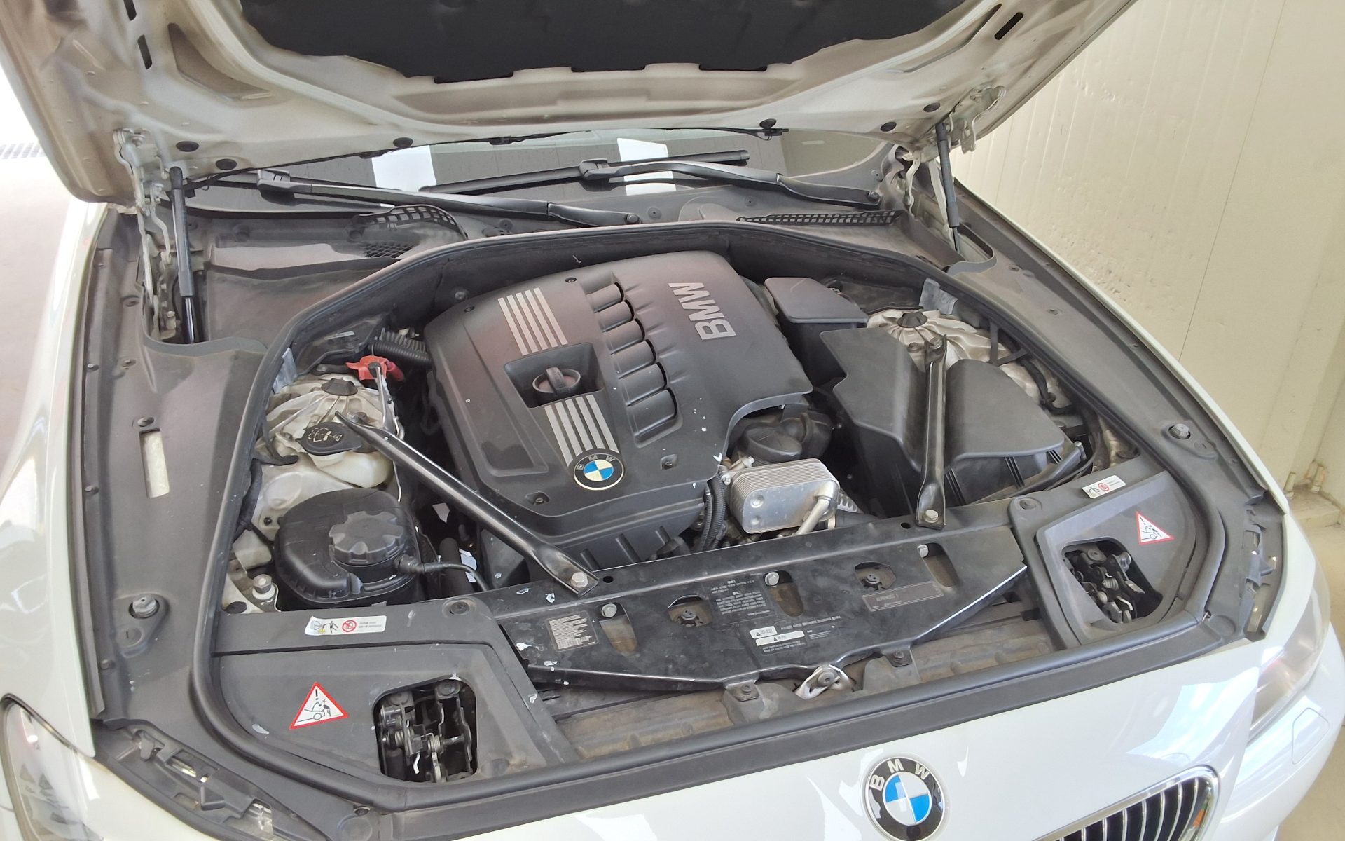 بي إم دبليو 5 Series (6Th Gen) 528I 2011 528i