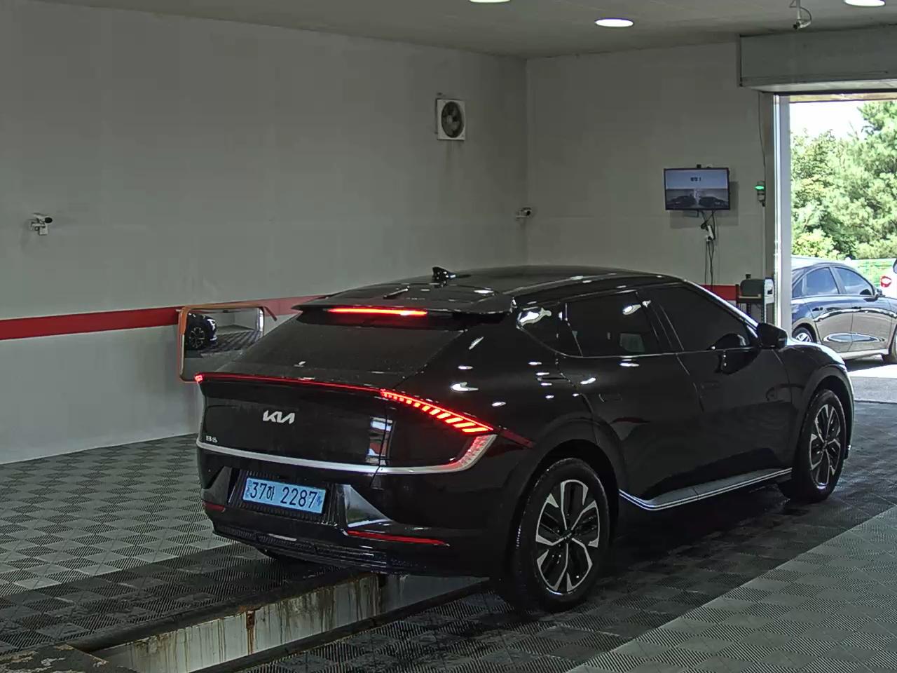كيا Ev6 طويل المدى دفع رباعي Lite 2023 طويل المدى