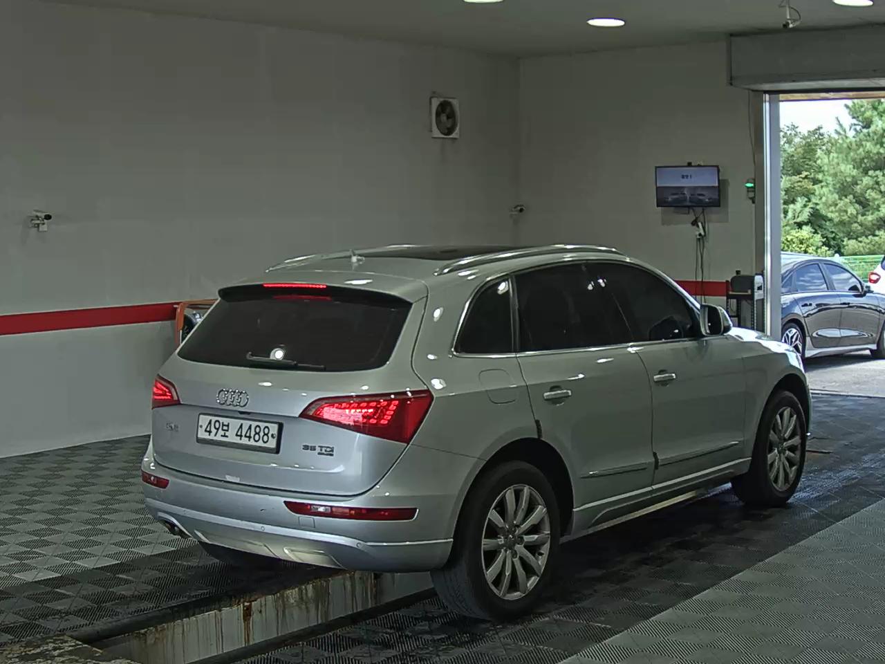 أودي كيو 5 2.0 TDI كواترو Dynamic 2012