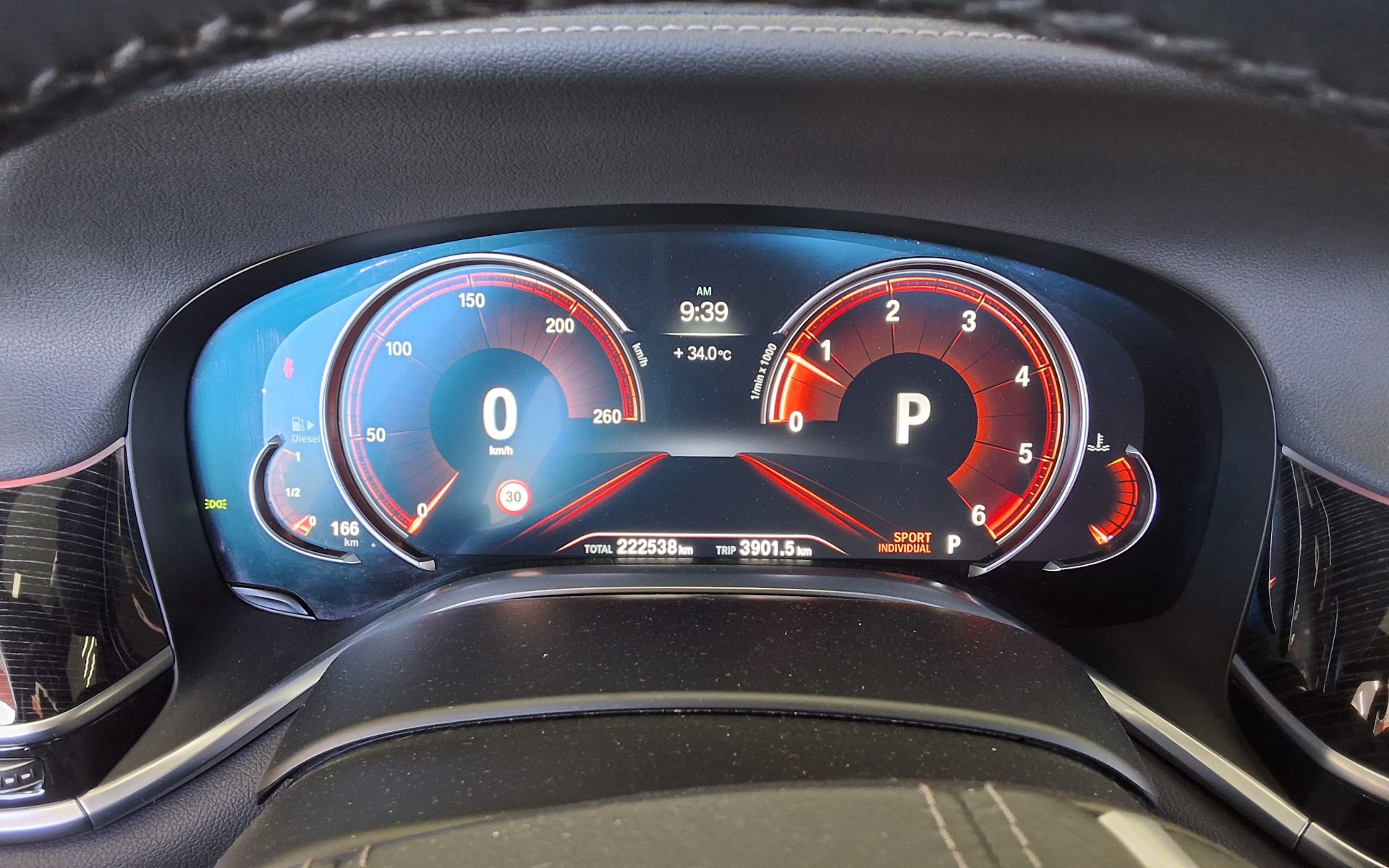 بي إم دبليو 7 Series (6Th Gen) 740D إكس درايف M Sport 2016 SPORT