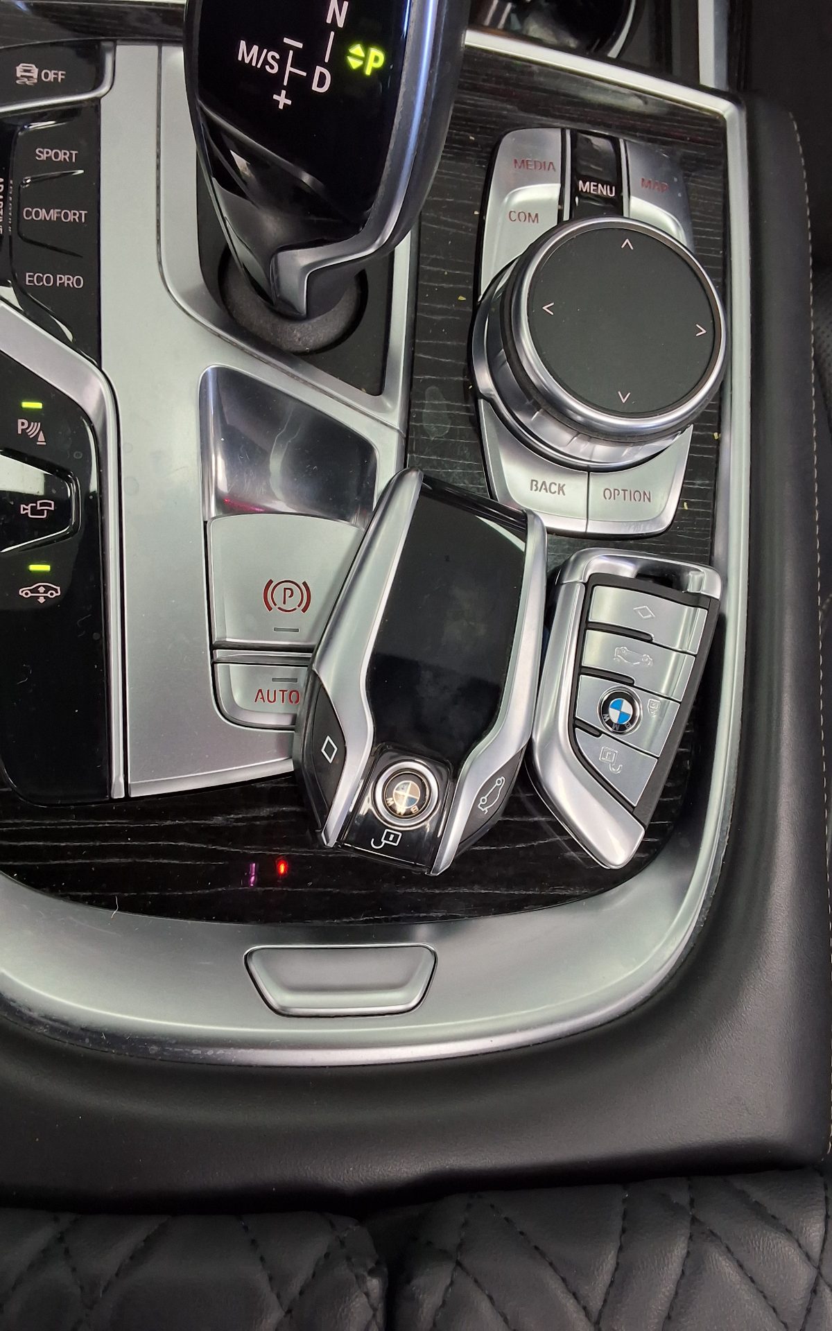 بي إم دبليو 7 Series (6Th Gen) 740D إكس درايف M Sport 2016 SPORT