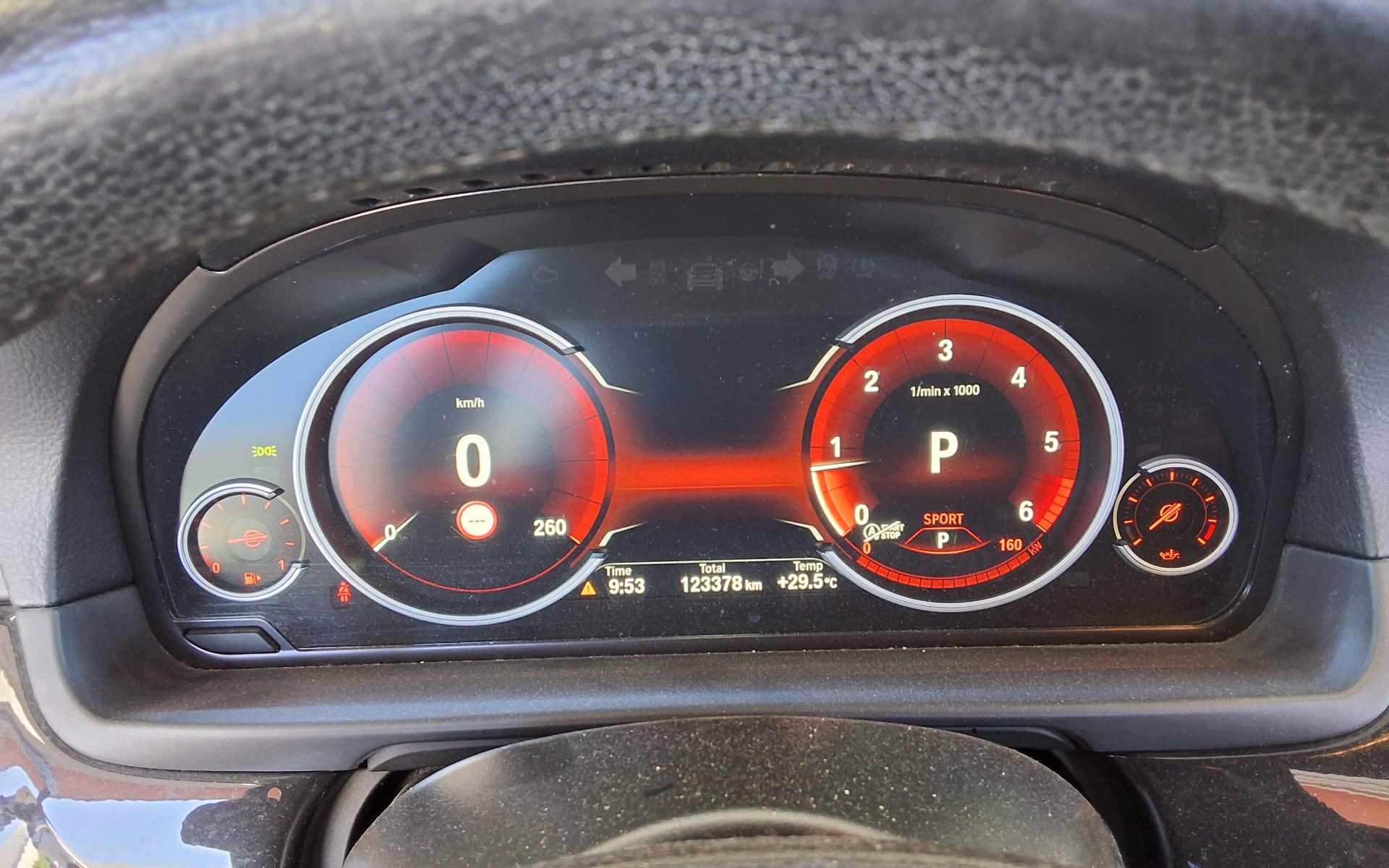 بي إم دبليو 5 Series (6Th Gen) 520D 2015 520d