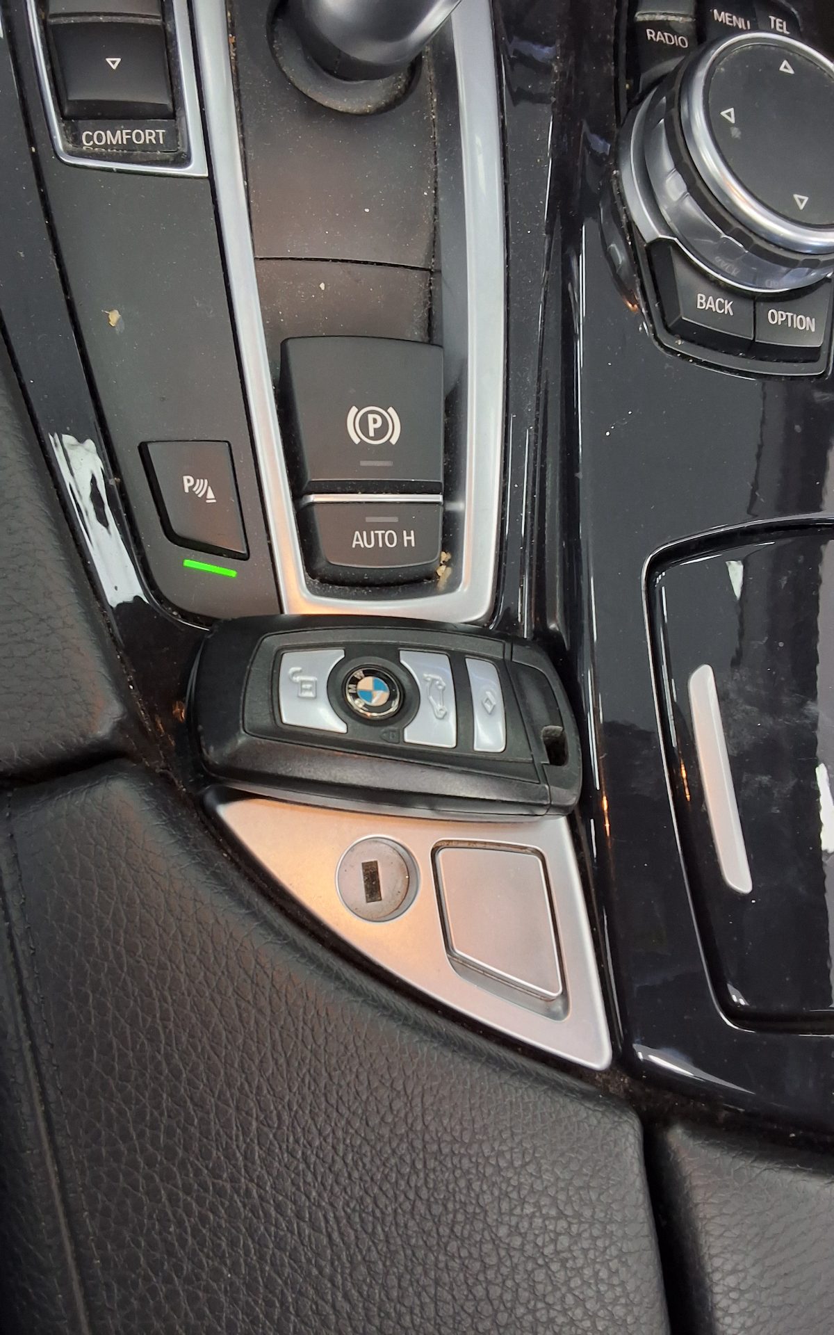 بي إم دبليو 5 Series (6Th Gen) 520D 2015 520d