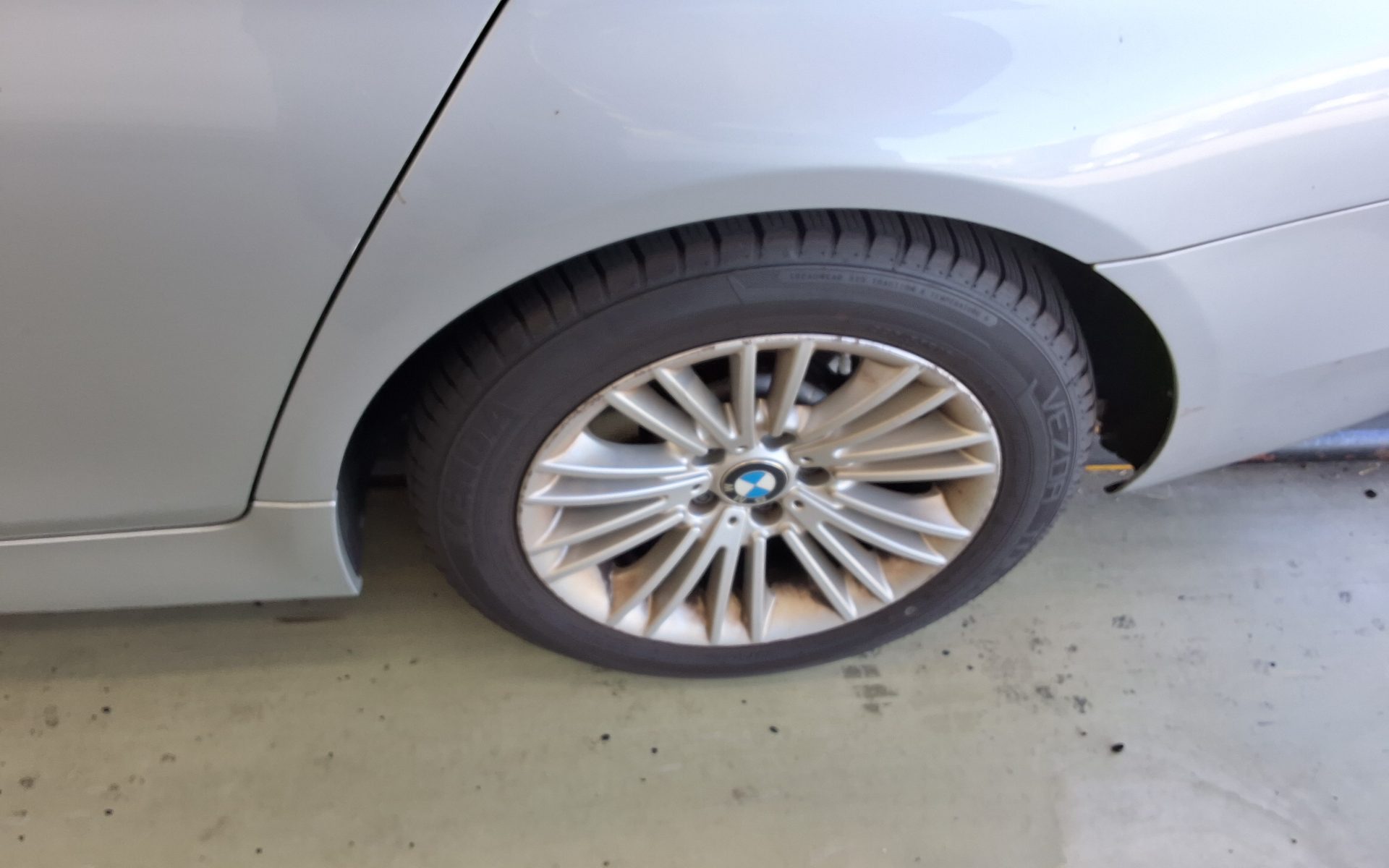 بي إم دبليو 5 Series (6Th Gen) 520D 2015 520d