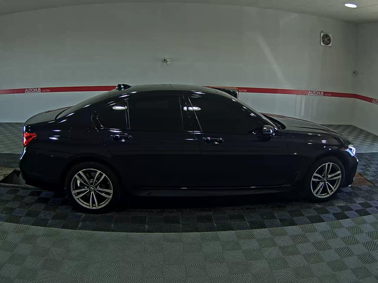 بي إم دبليو 7 Series (6Th Gen) 740D إكس درايف M Sport 2016 SPORT