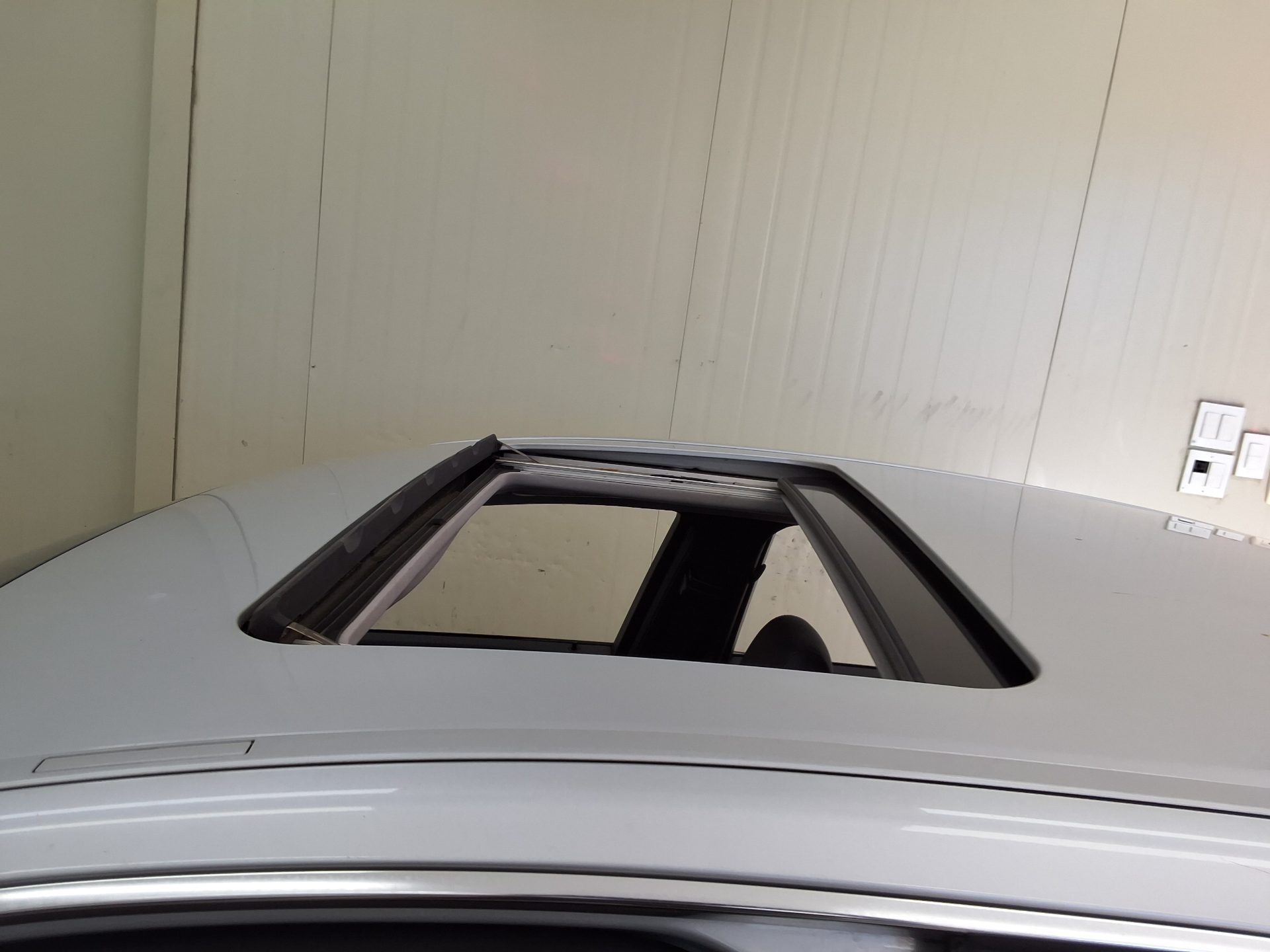 مرسيدس بنز E Class (4Th Gen) E200 Cgi Blueefficiency Avantgarde 2011 E200