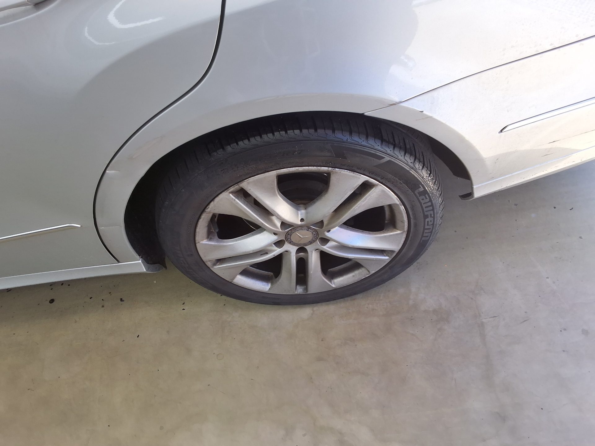 مرسيدس بنز E Class (4Th Gen) E200 Cgi Blueefficiency Avantgarde 2011 E200