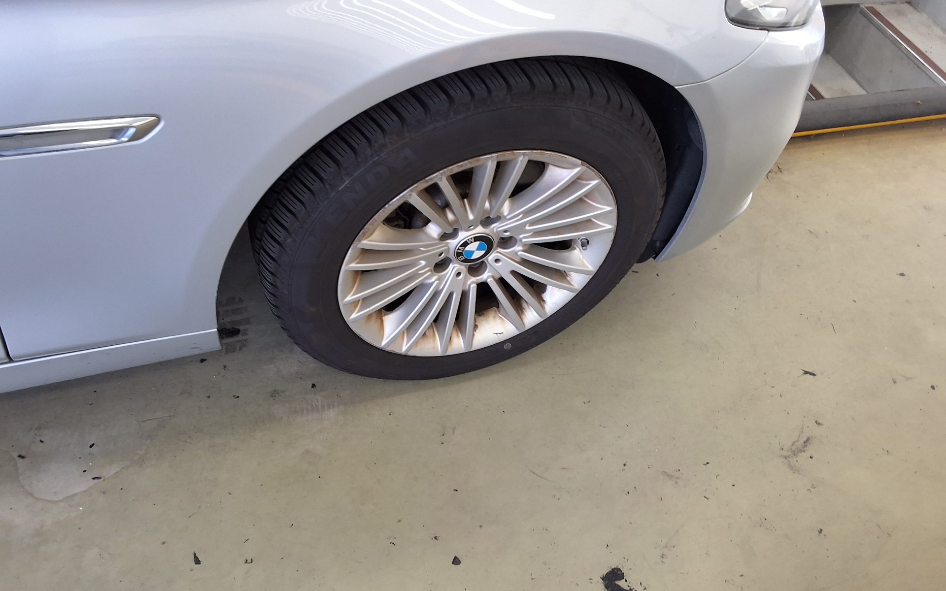 بي إم دبليو 5 Series (6Th Gen) 520D 2015 520d