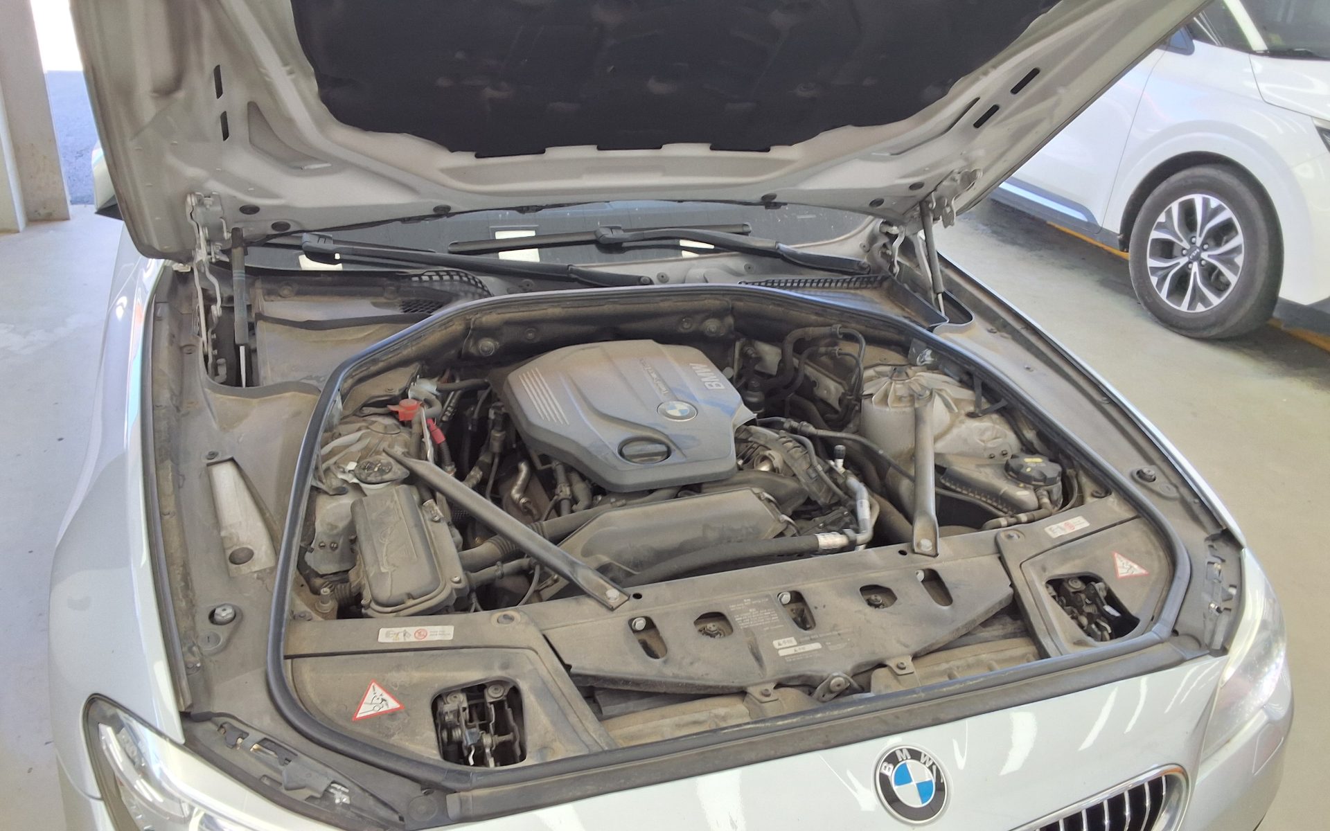بي إم دبليو 5 Series (6Th Gen) 520D 2015 520d
