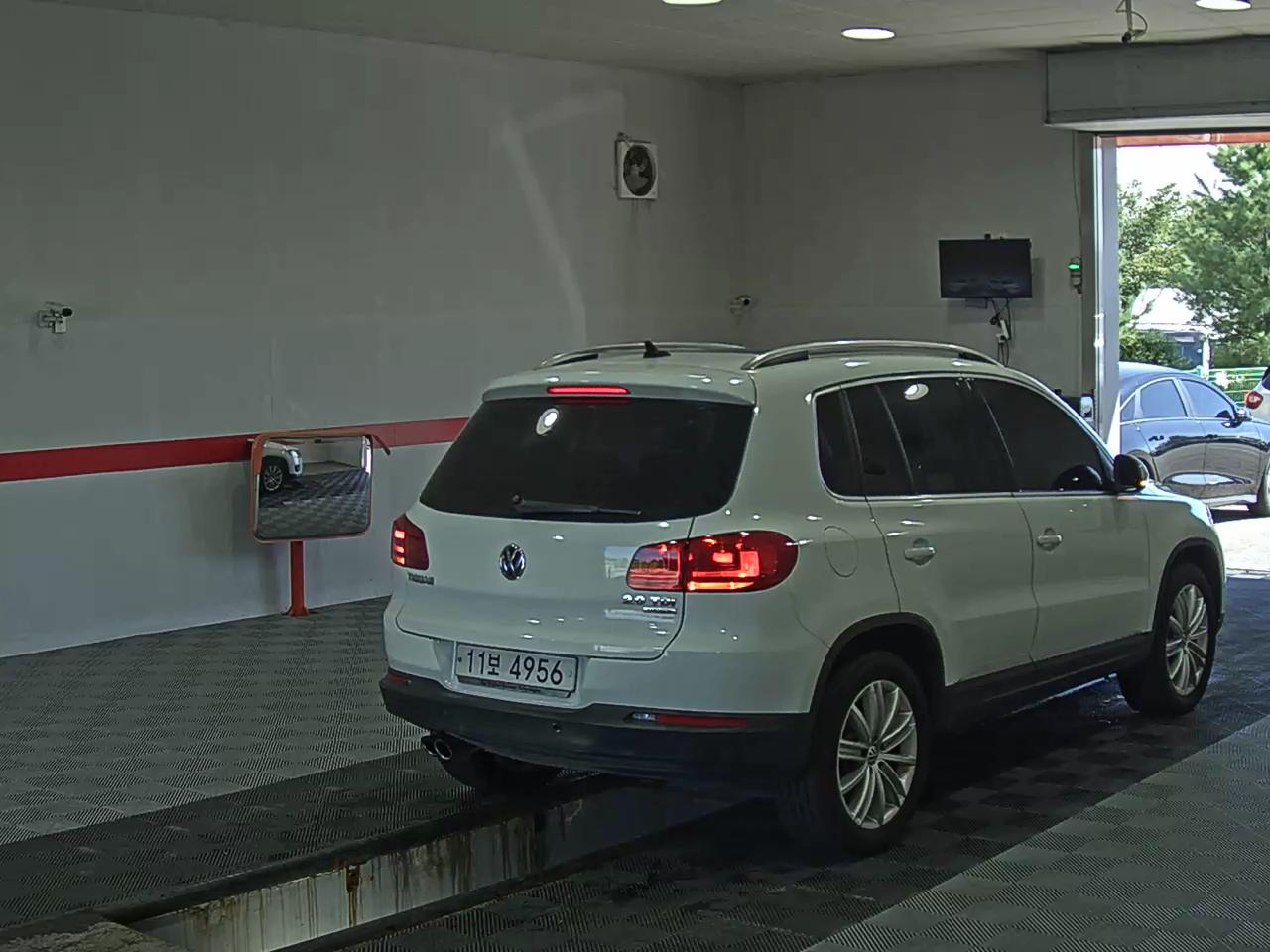 فولكس فاجن تيجوان 2.0 TDI Bluemotion بريميوم 2015 بريميوم