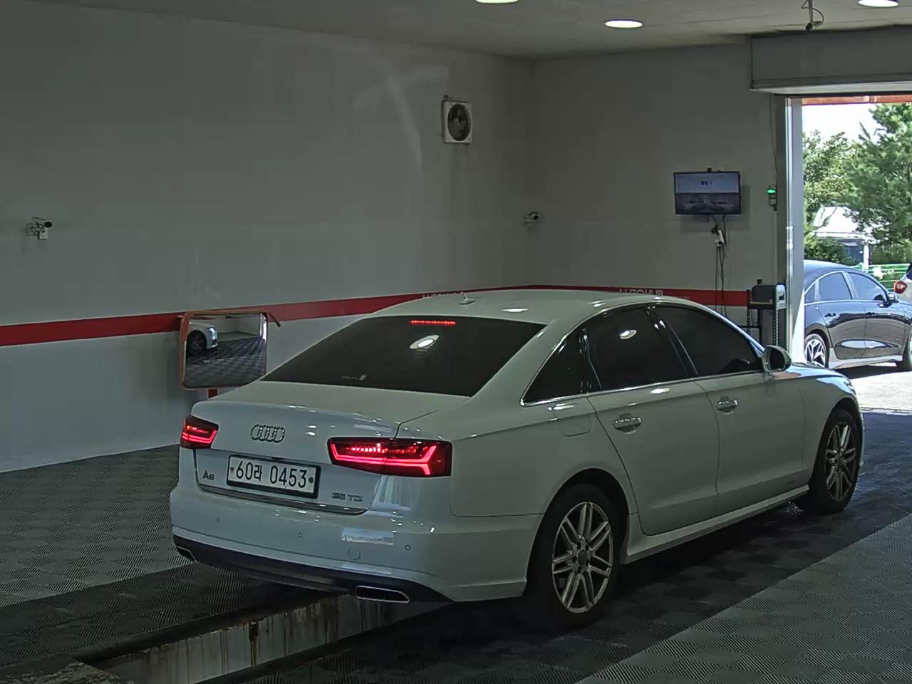 أودي إيه 6 (4Th Gen) 35 TDI Comfort 2016