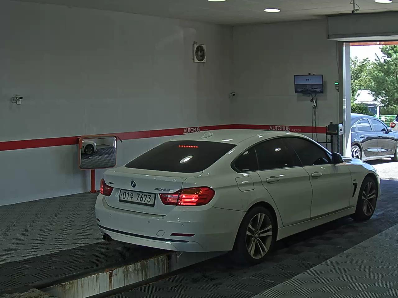بي إم دبليو 4 Series (1St Gen) Gran كوبيه 420D إكس درايف Sports 2015 420d