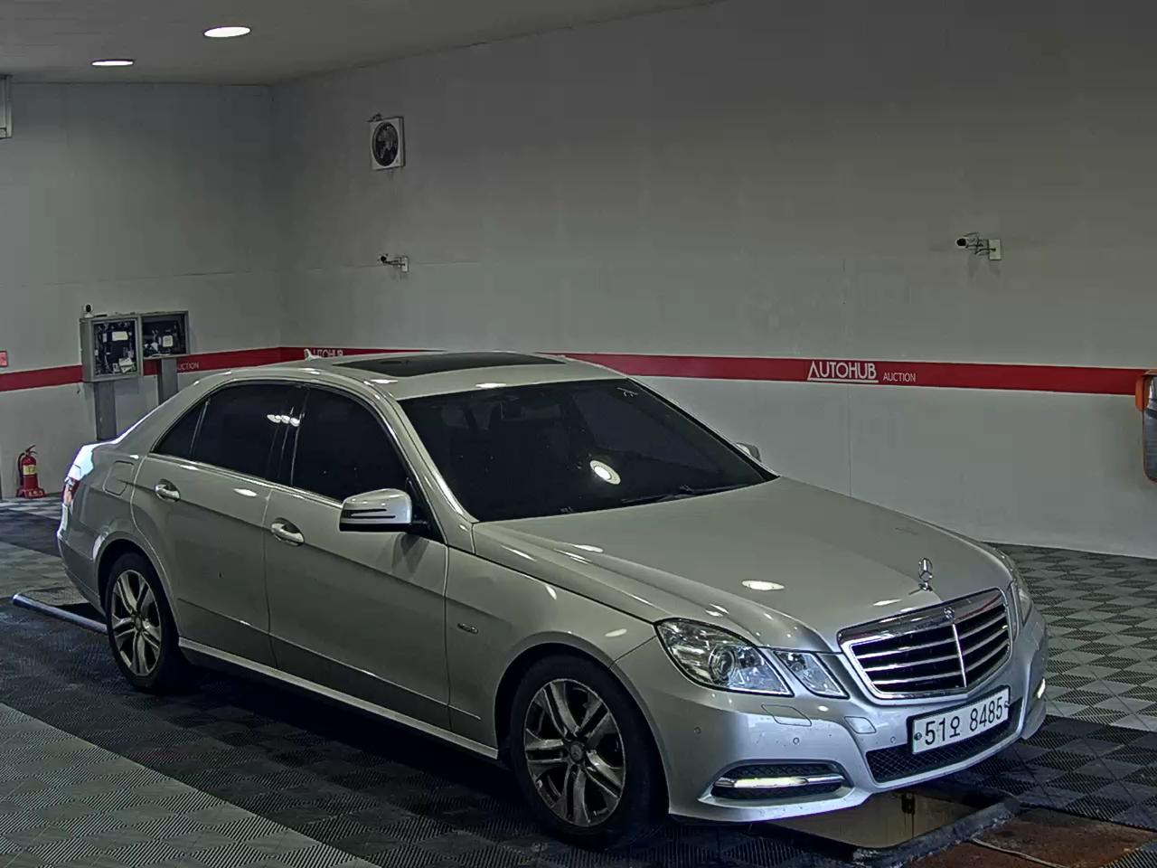 مرسيدس بنز E Class (4Th Gen) E200 Cgi Blueefficiency Avantgarde 2011 E200