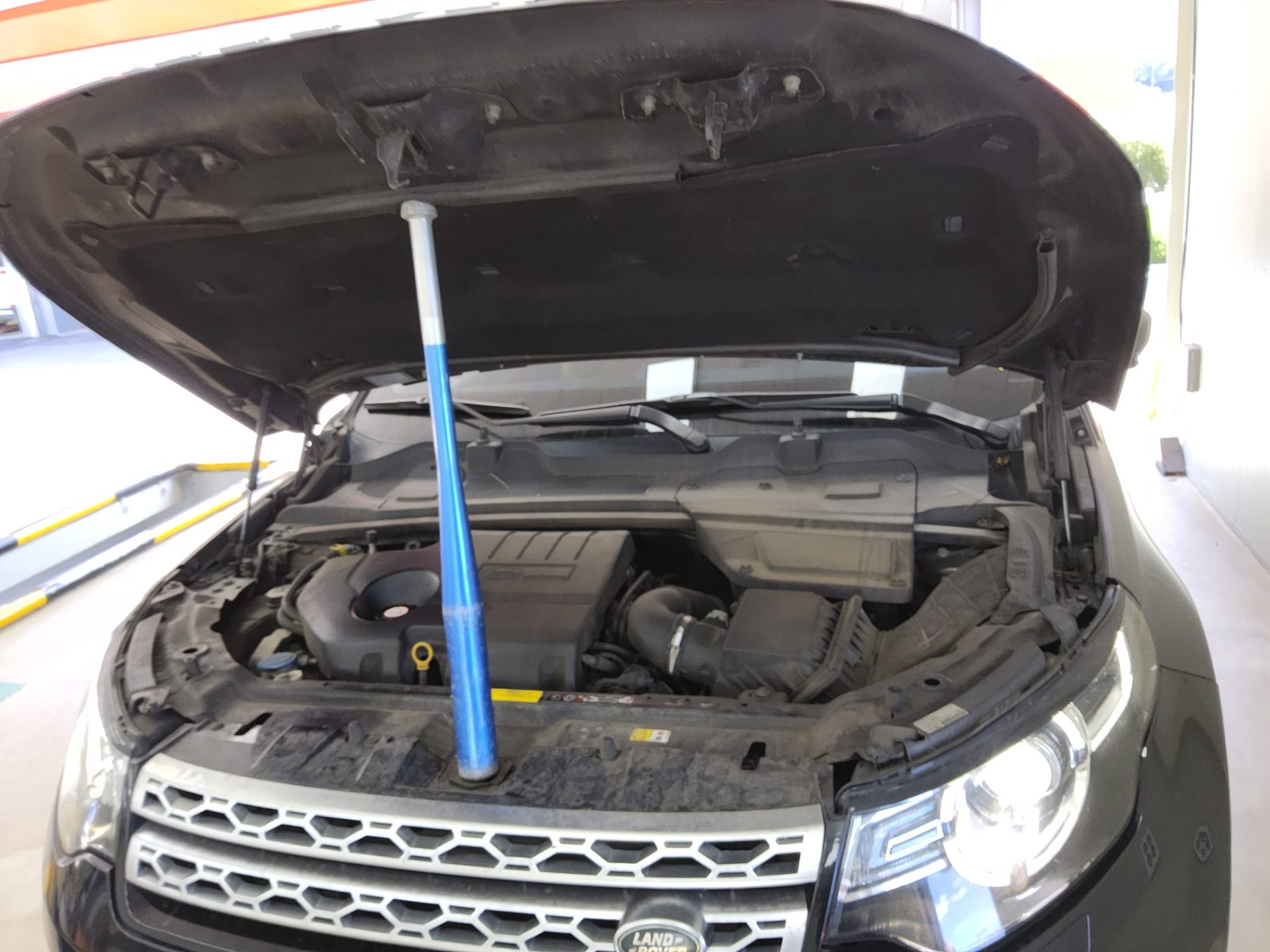 لاند روفر Rover Discovery Sport 2.0 Td4 Hse لكجري 2016 SPORT فاخر