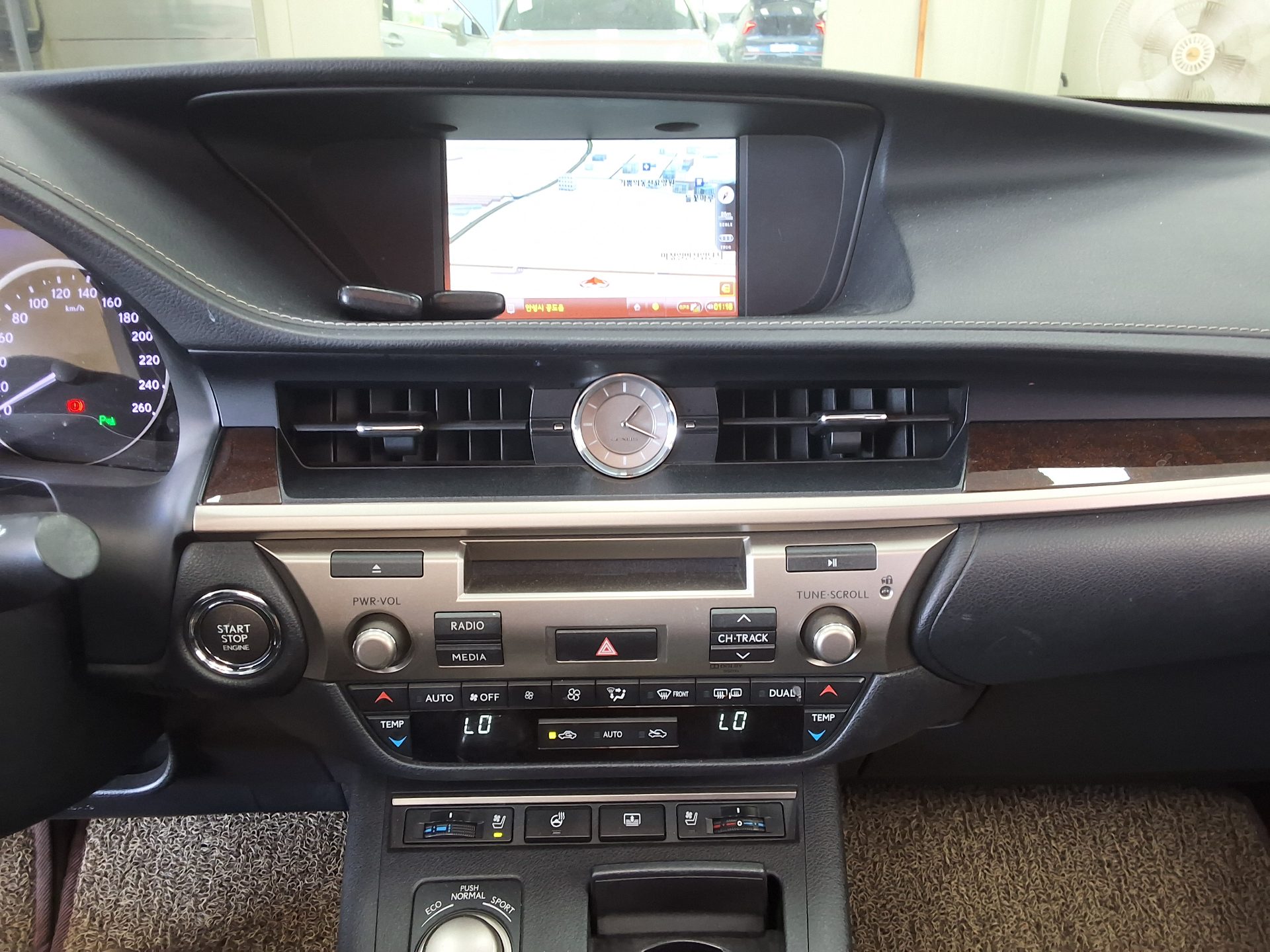 لكزس إي إس (6Th Gen) 350 2013