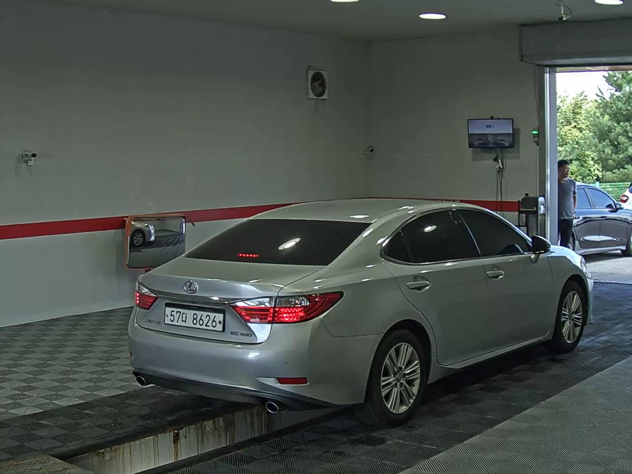 لكزس إي إس (6Th Gen) 350 2013