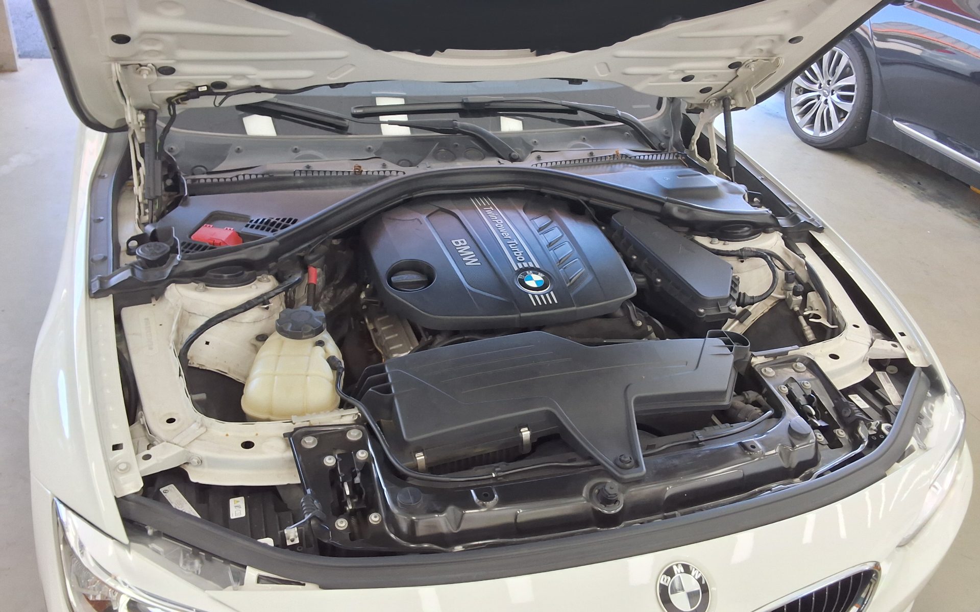 بي إم دبليو 3 Series (6Th Gen) 320D 2012 320d