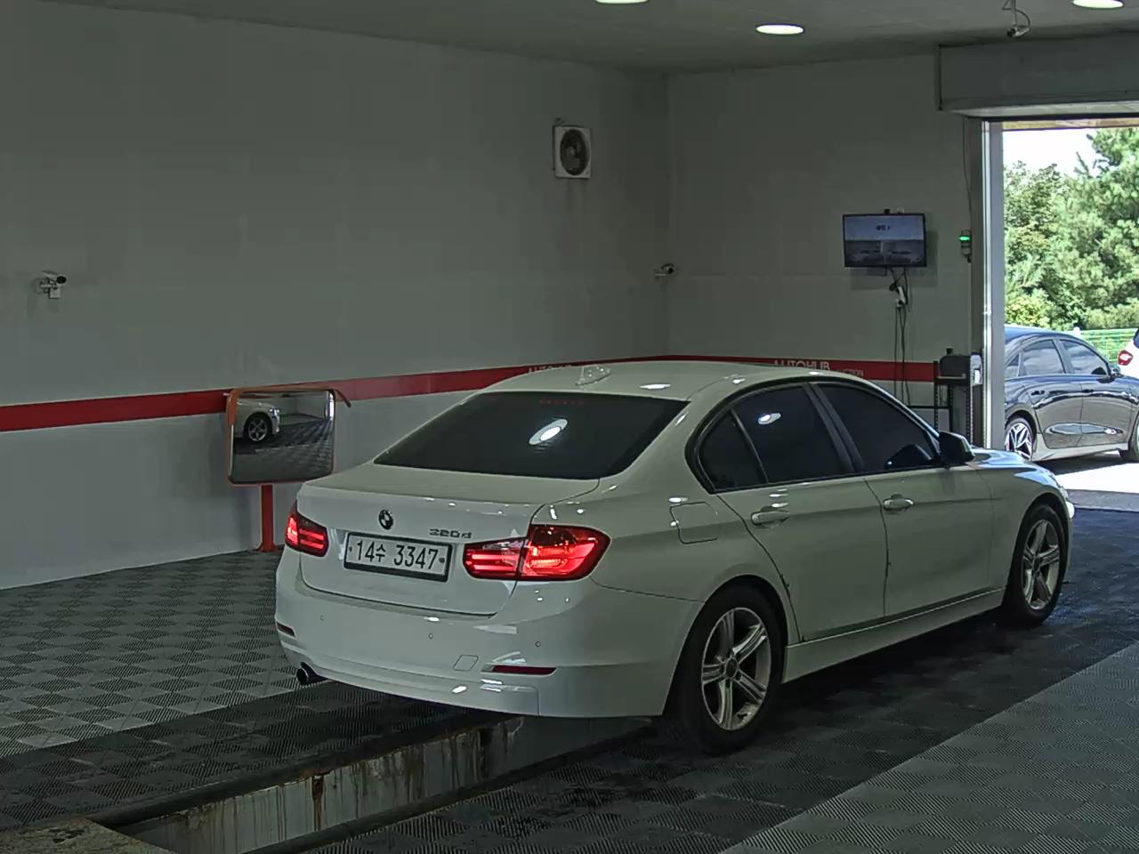 بي إم دبليو 3 Series (6Th Gen) 320D 2012 320d