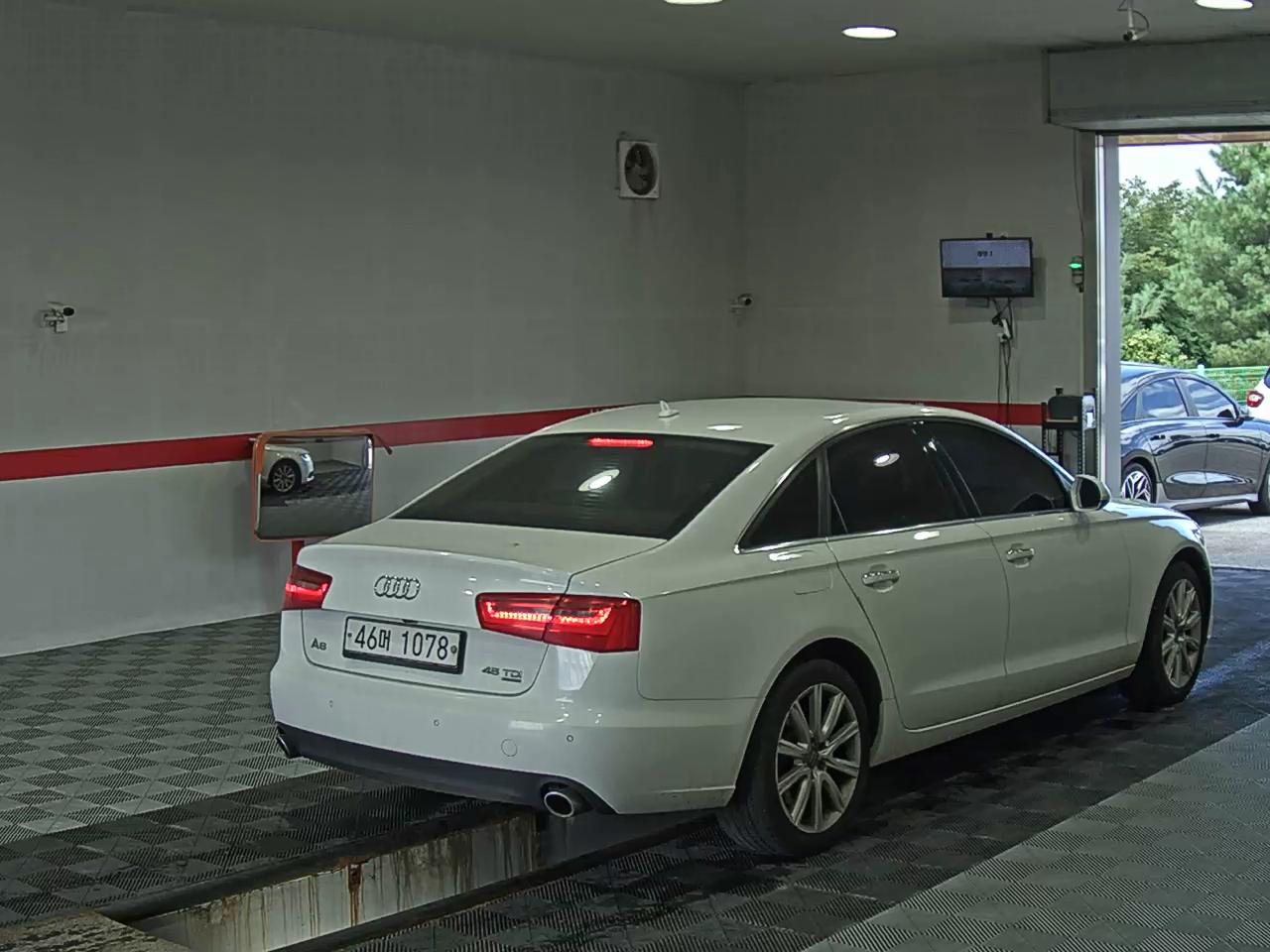 أودي إيه 6 (4Th Gen) 45 TDI كواترو 2015