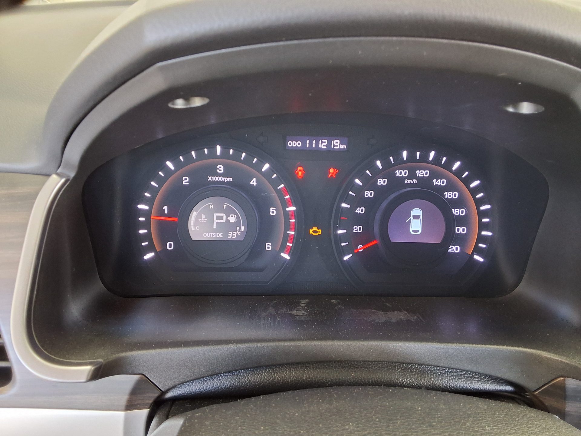 كي جي موبيليتي Mobility (سانج يونج) جديد كوراندو C 2.0 دفع ثنائي CVT بريميوم موديل 2015 بريميوم