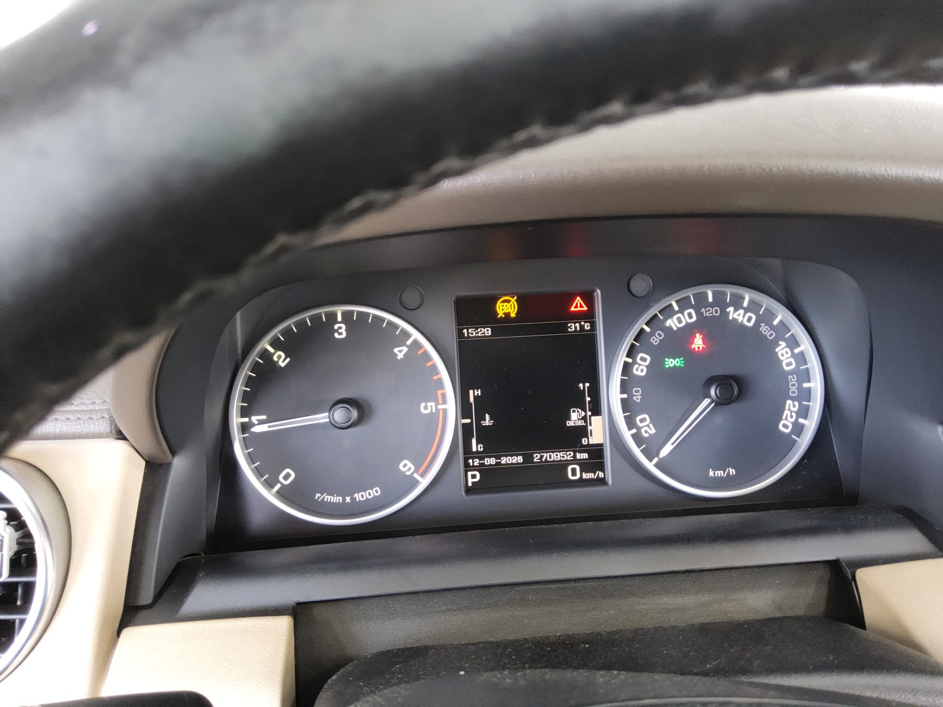 لاند روفر Rover Discovery 4 3.0 Sdv6 Se 2016 SE
