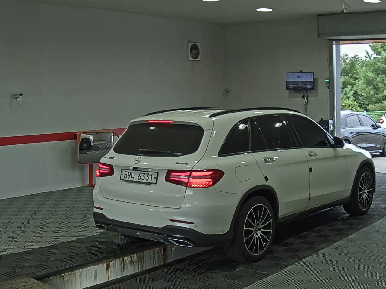 مرسيدس بنز جي إل سي Class جي إل سي 250D فورماتيك Night Pack 2018 4MATIC