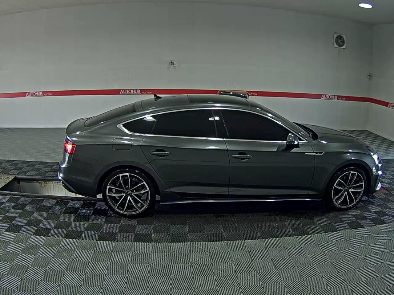 أودي إيه 5 (2Nd Gen) 40Tfsi كواترو Sportback بريميوم 2022 بريميوم