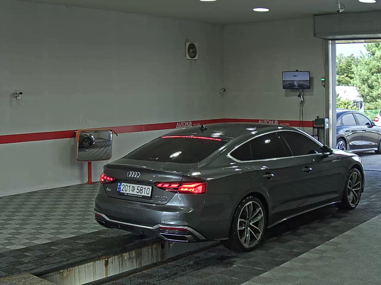 أودي إيه 5 (2Nd Gen) 40Tfsi كواترو Sportback بريميوم 2022 بريميوم