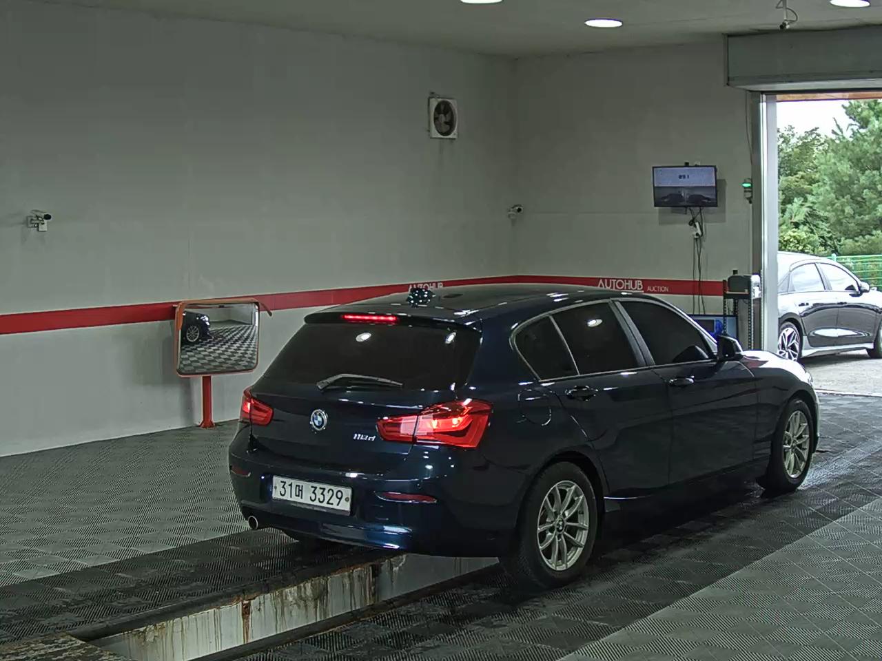 بي إم دبليو 1 Series (2Nd Gen) 5 أبواب 118D Joy 2017 118d