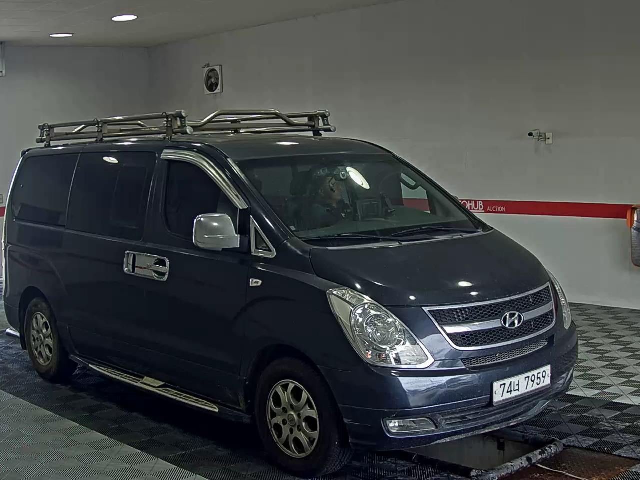 هيونداي جراند ستاركس 11 Seater ديزل Cvx Premier 2014 PREMIER