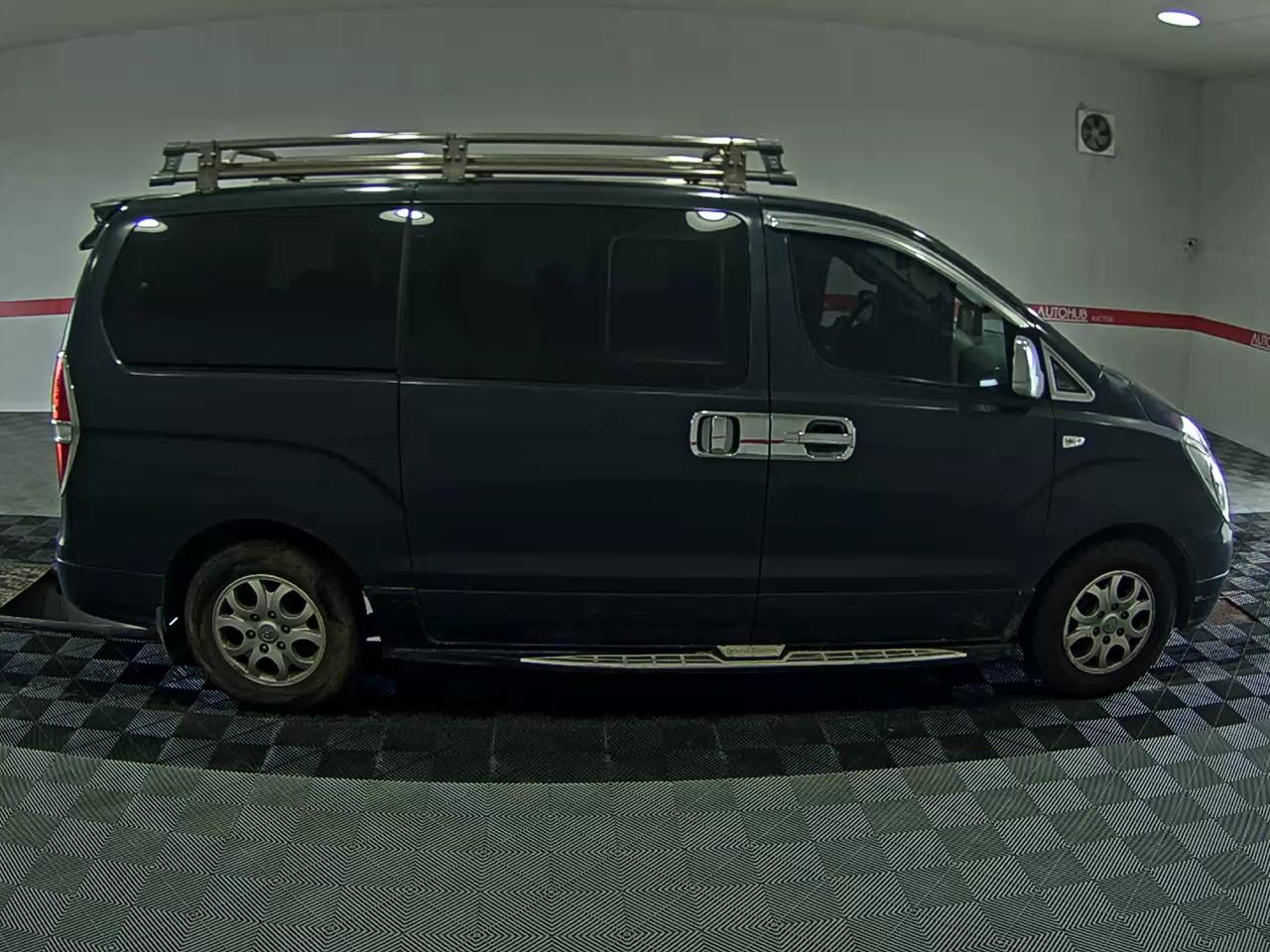 هيونداي جراند ستاركس 11 Seater ديزل Cvx Premier 2014 PREMIER