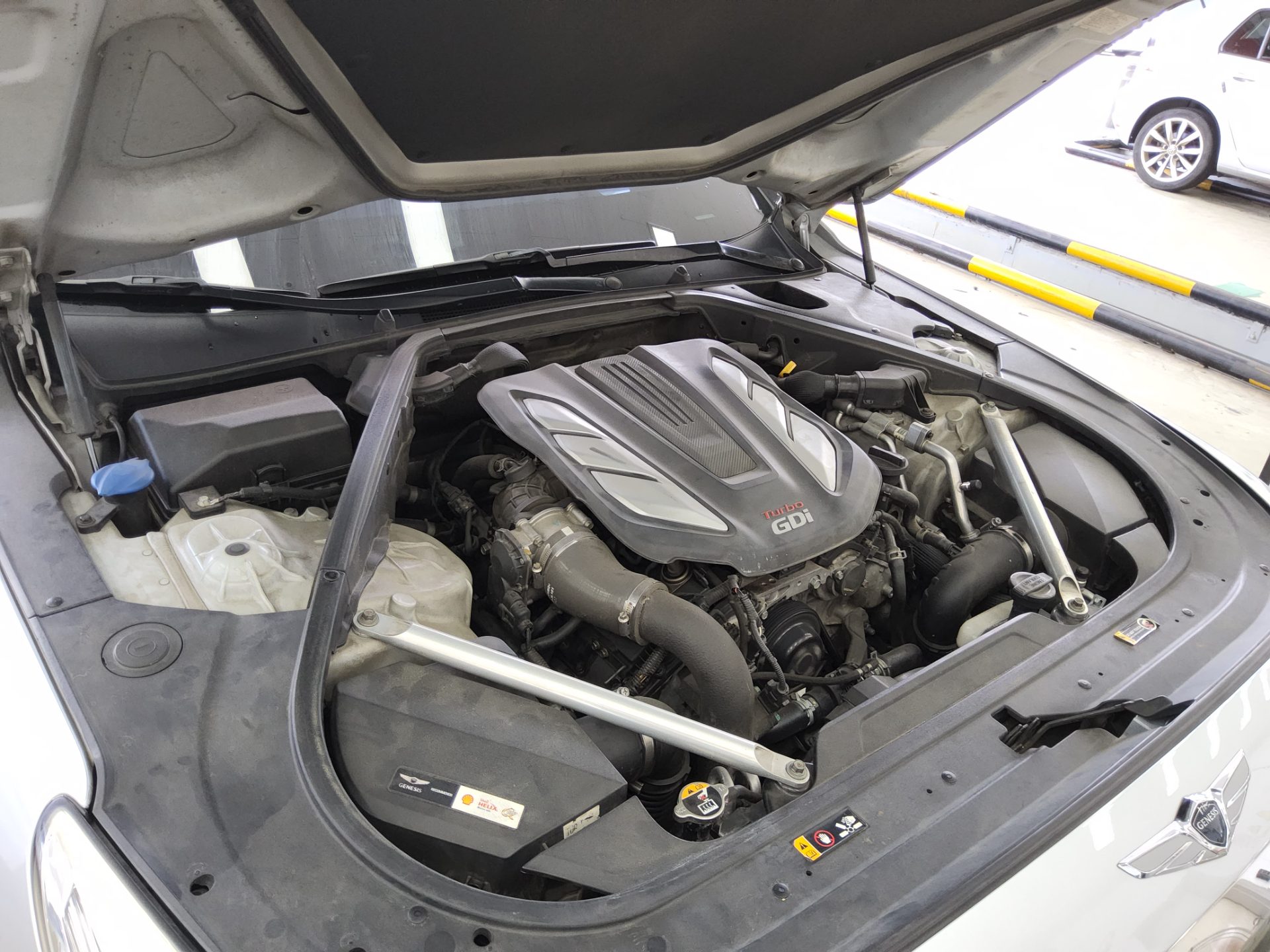 جينيسيس Eq900 3.3 تيربو دفع كلي بريميوم لكجري 2016 TURBO دفع رباعي بريميوم فاخر