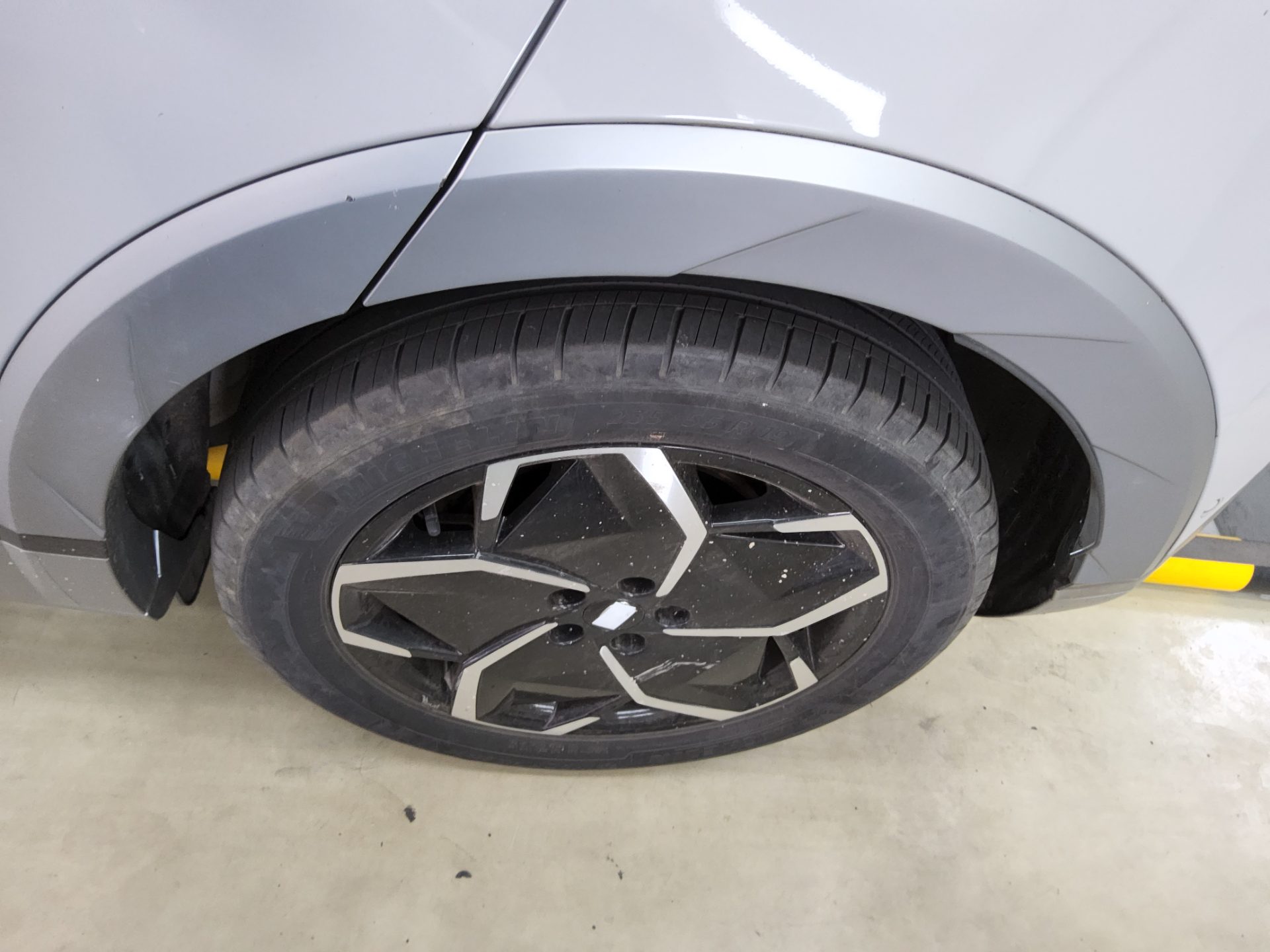 هيونداي أيونيك 2023 EV دفع رباعي طويل المدى PRESTIGE