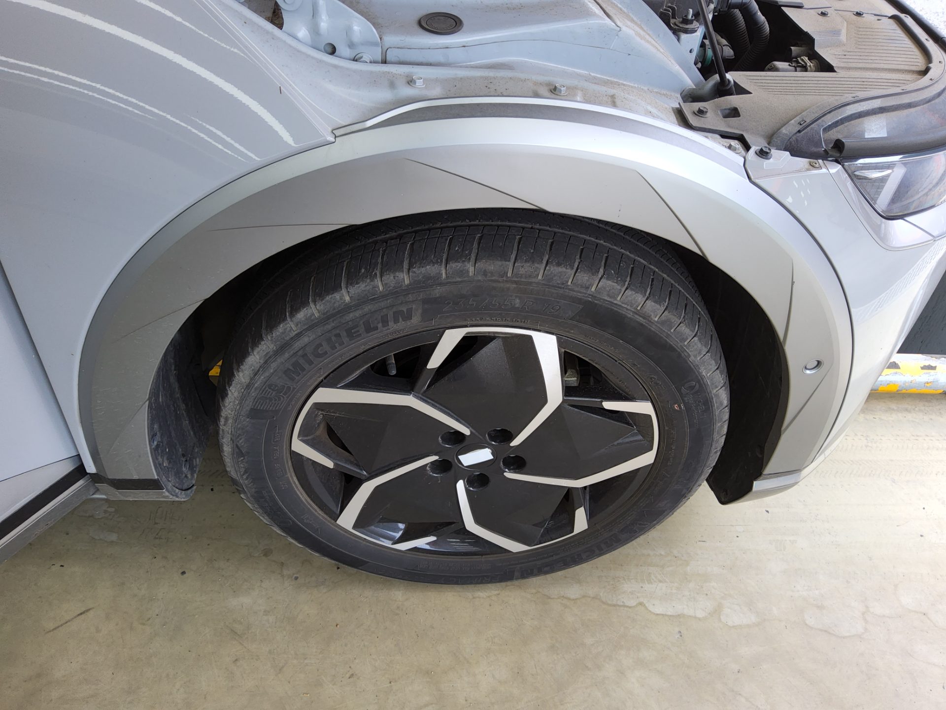 هيونداي أيونيك 2023 EV دفع رباعي طويل المدى PRESTIGE