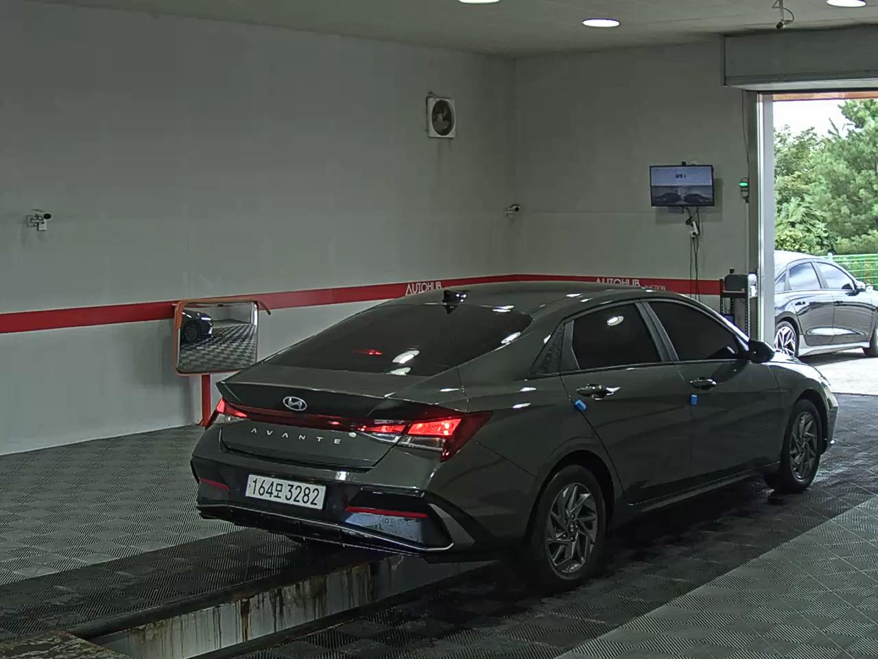 هيونداي أفانتي 2024 MODERN