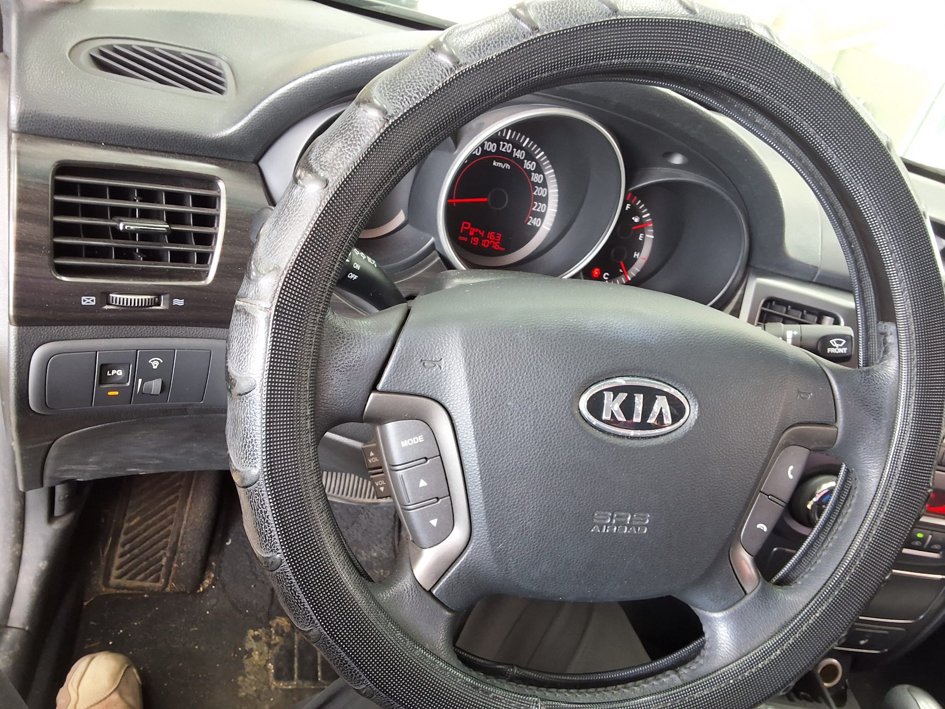 كيا Lotze Innovation غاز Rental Car بريميوم موديل 2010 بريميوم