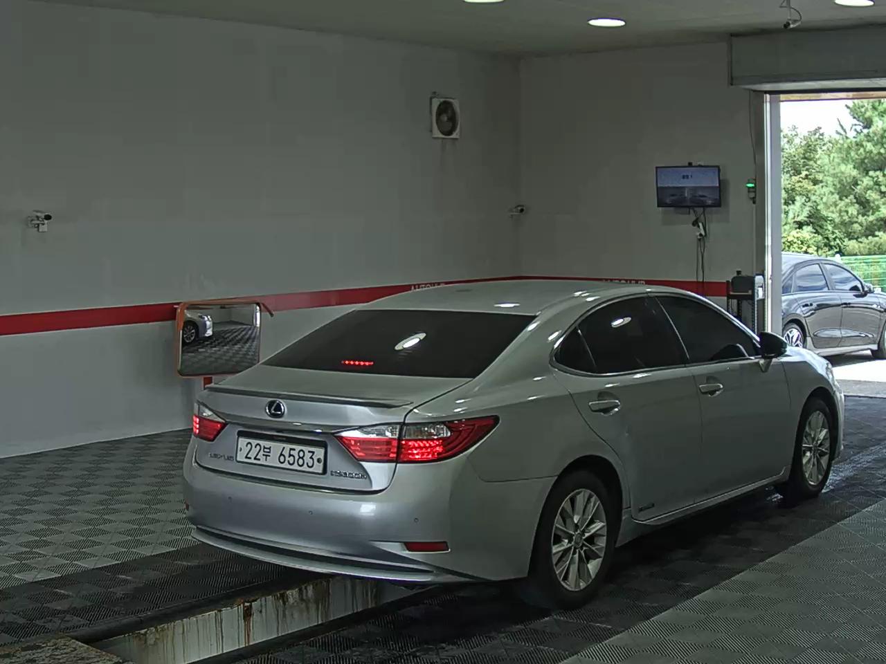 لكزس إي إس (6Th Gen) 300H 2013 300h
