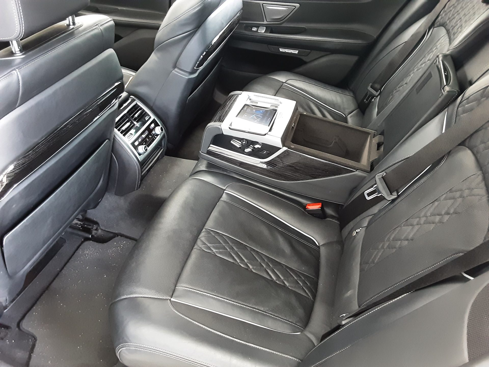 بي إم دبليو 7 Series (6Th Gen) 740D إكس درايف M Sport 2018 SPORT