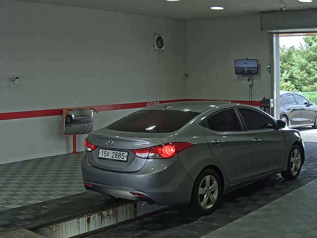 هيونداي أفانتي 2014 M16
