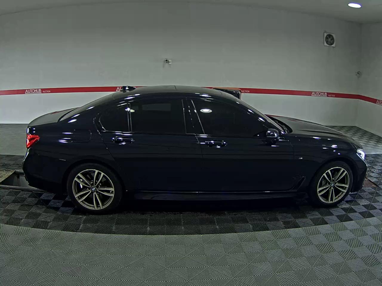 بي إم دبليو 7 Series (6Th Gen) 740D إكس درايف M Sport 2018 SPORT