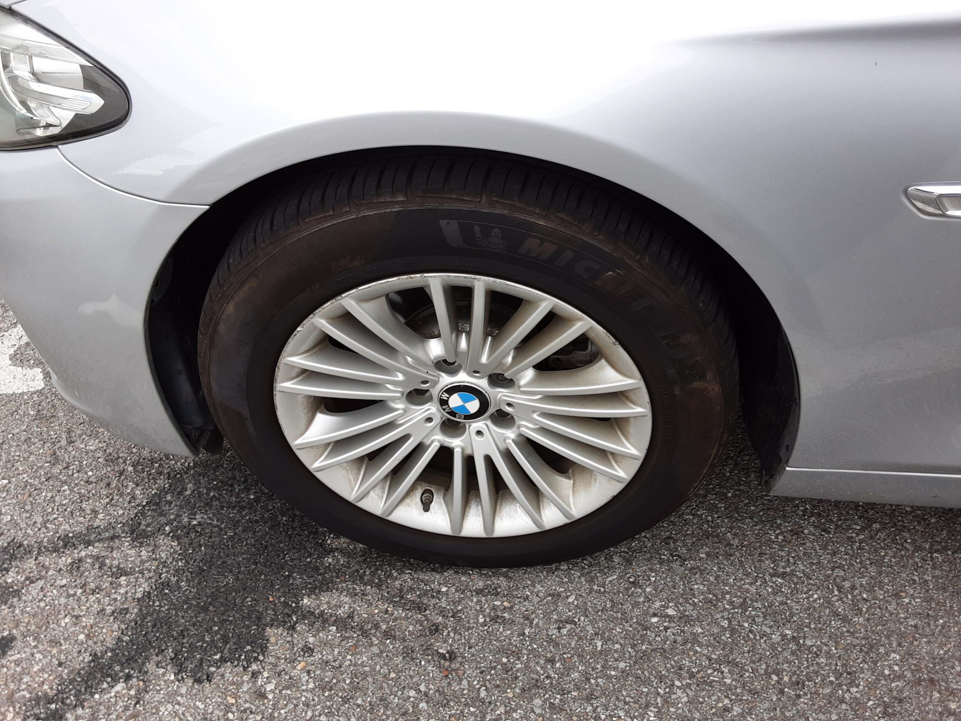 بي إم دبليو 5 Series (6Th Gen) 520D 2015 520d