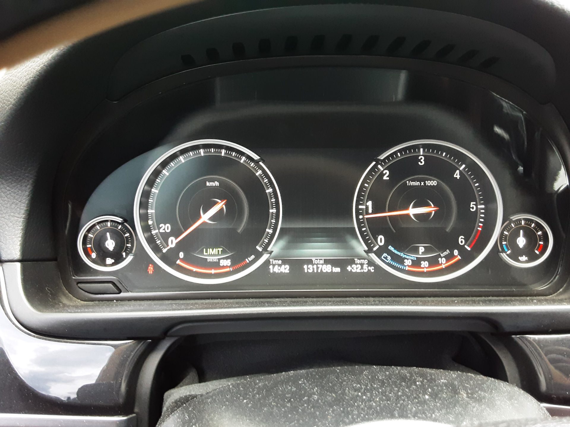 بي إم دبليو 5 Series (6Th Gen) 520D 2015 520d