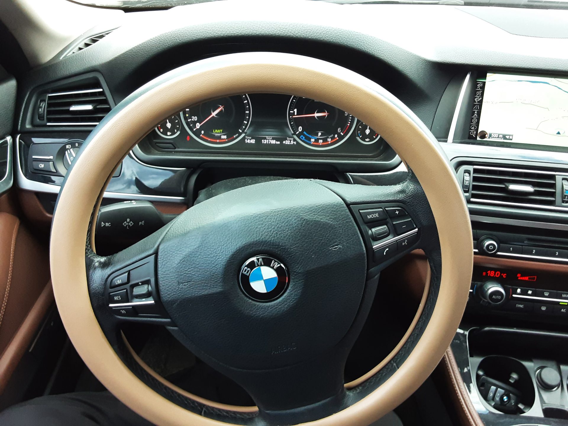 بي إم دبليو 5 Series (6Th Gen) 520D 2015 520d