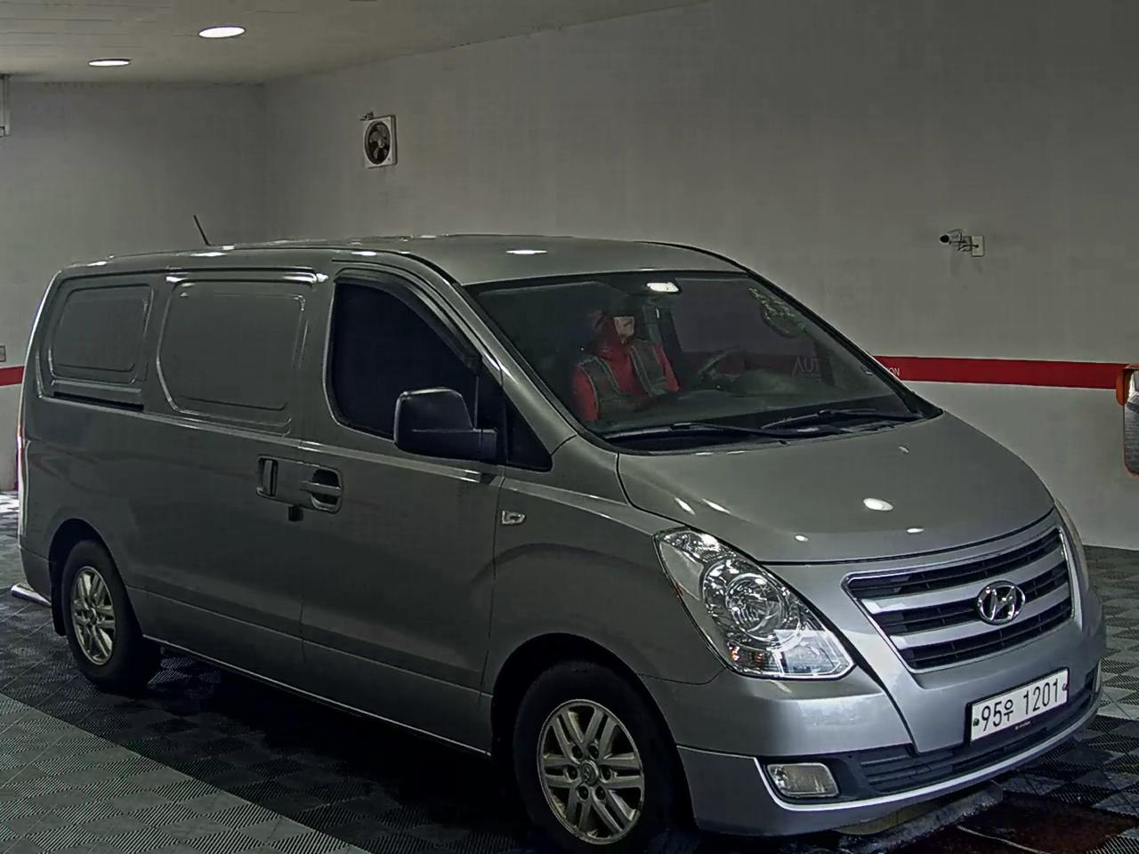 هيونداي جراند ستاركس 3 Seater ديزل فان سمارت 2018 VAN SMART