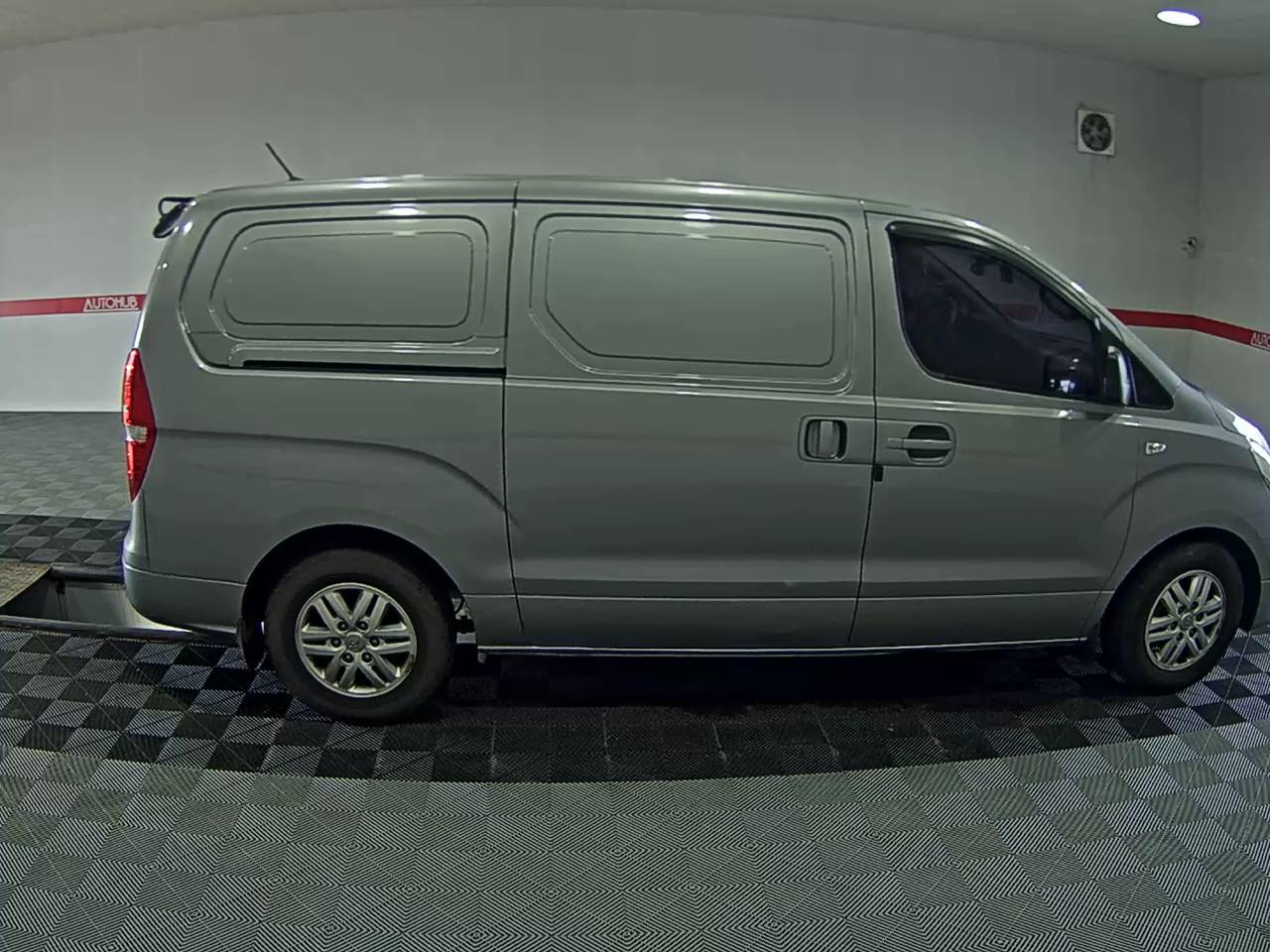 هيونداي جراند ستاركس 3 Seater ديزل فان سمارت 2018 VAN SMART